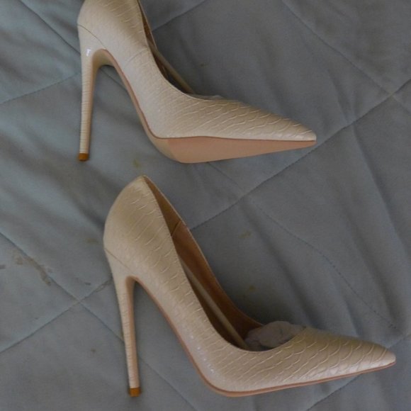 Crocodile Wear creamy beige stiletto heels sz 8 actually 8.5 but they run small - Picture 6 of 8